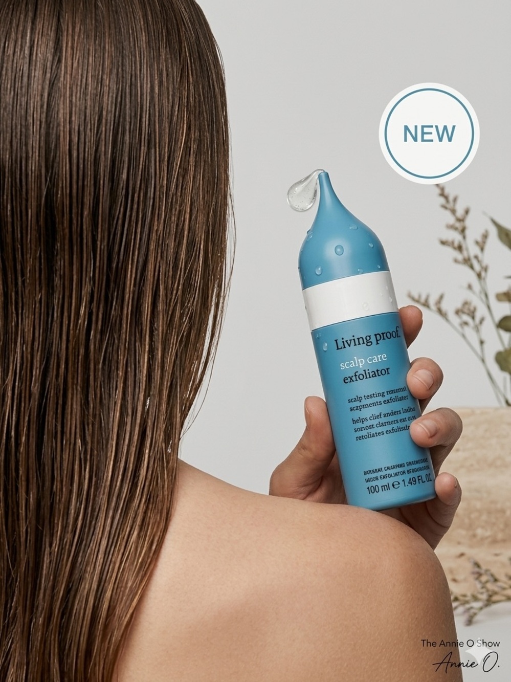 Living Proof Scalp Care Exfoliator | Clinical Strength Treatment 3.4 oz - Picture 3 of 5
